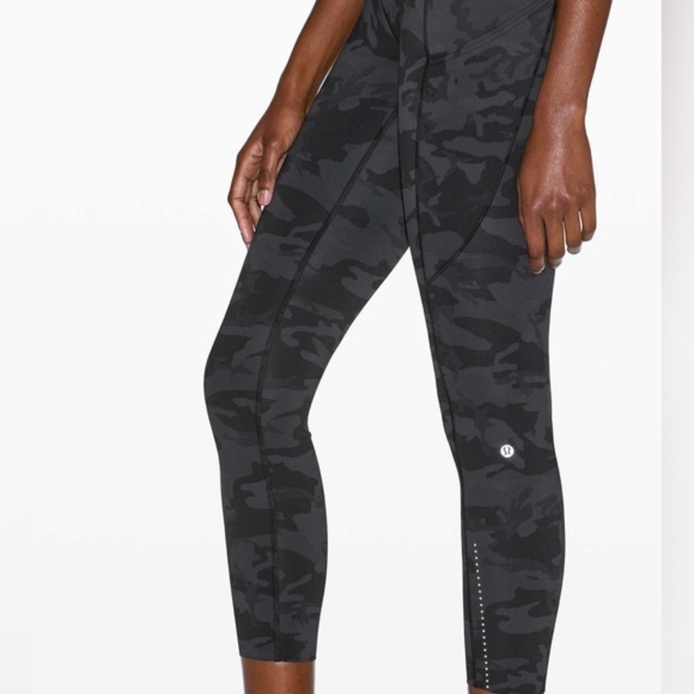 NWOT Lululemon Fast and Free Tight II 25" Nulux
Incognito Camo Multi Grey